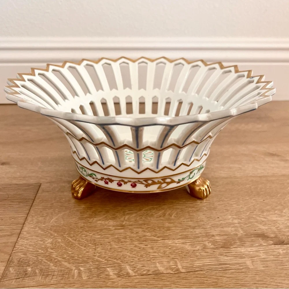 Vintage V.A Portugal Reticulated Gold Gilt Porcelain Lion Paw Footed Basket RARE